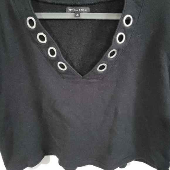 Kendall & Kylie Women's L Long Sleeved Crop Top Grommet Neckline Grunge Motocore - Picture 4 of 7